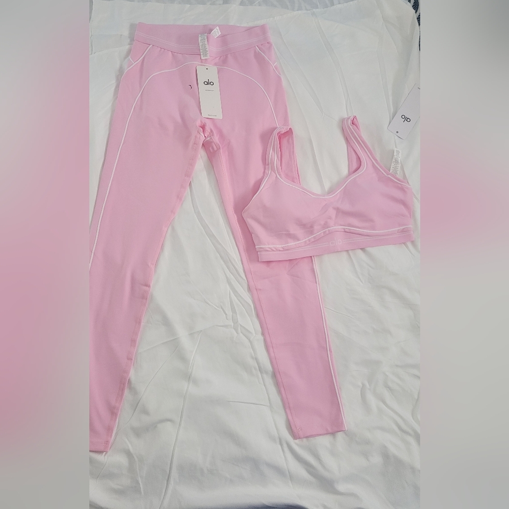 ALO Yoga Light Pink Sports Bra and Leggings Set